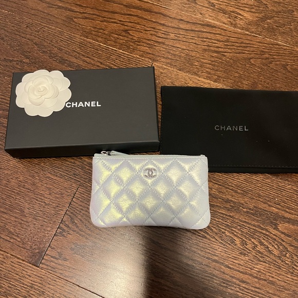 CHANEL Handbags - Chanel Iridescent Quilted mini o’case